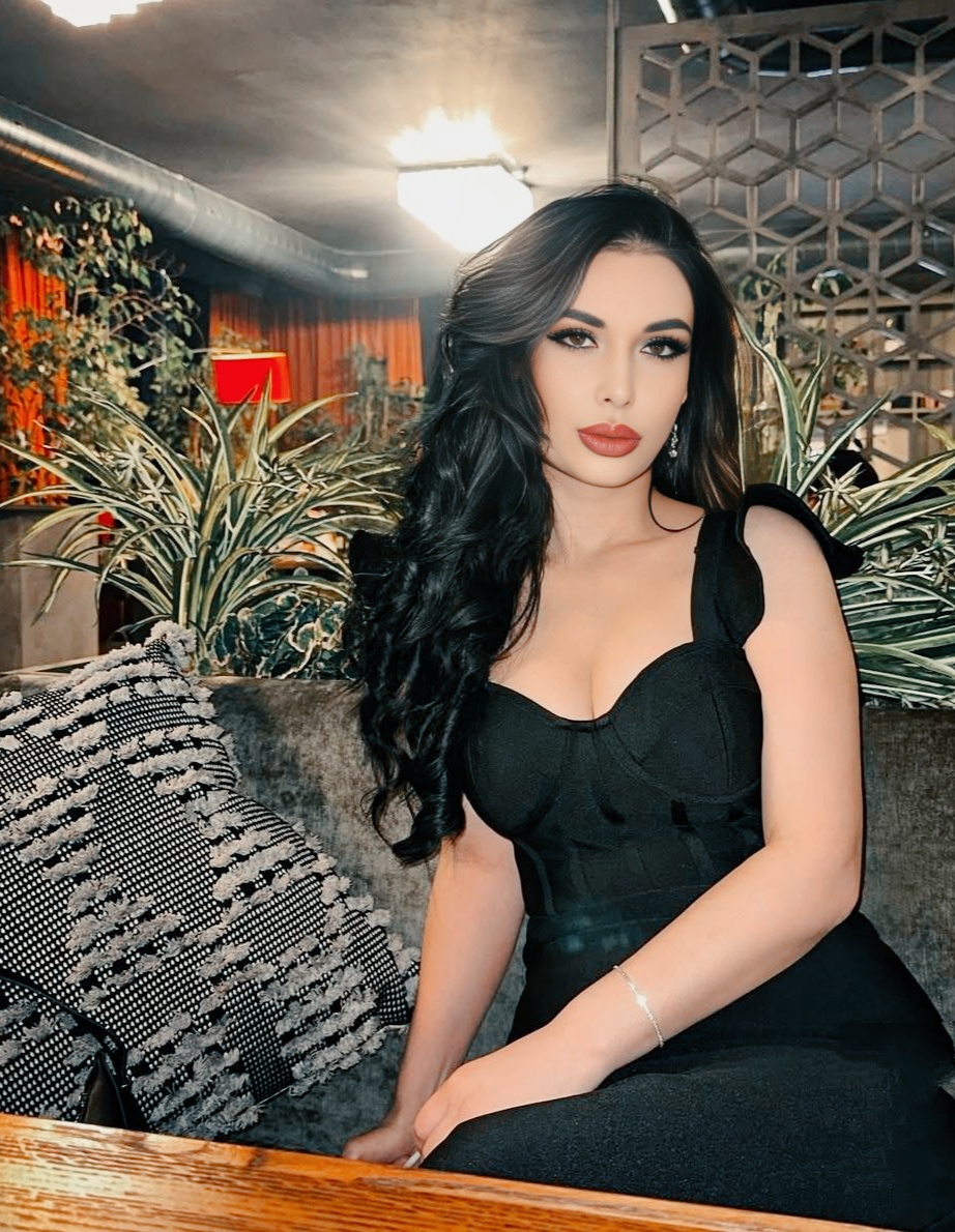 Проститутка Кира Транс.💋💋💋 23 лет сделает нежно игрушки и пригласит к себе в Любой район