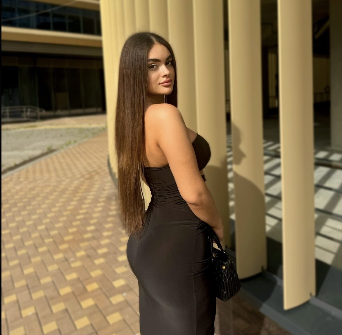 Индивидуалка Лиза фото мои!!! 19 лет исполнит расслабляющий массаж и примет у себя